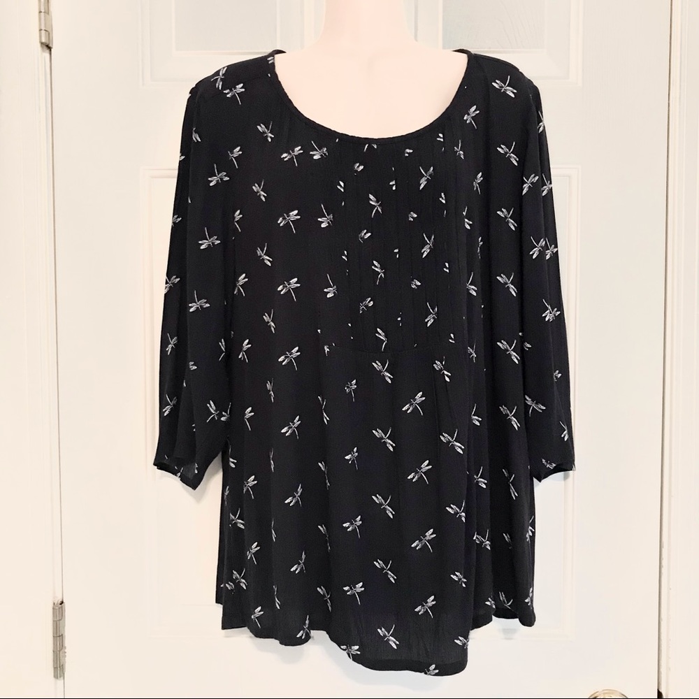 Navy dragonfly print 3/4 sleeve pin-tucked popover blouse